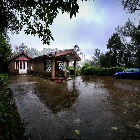 Woodhouse Hotel Ooty Bagian luar foto