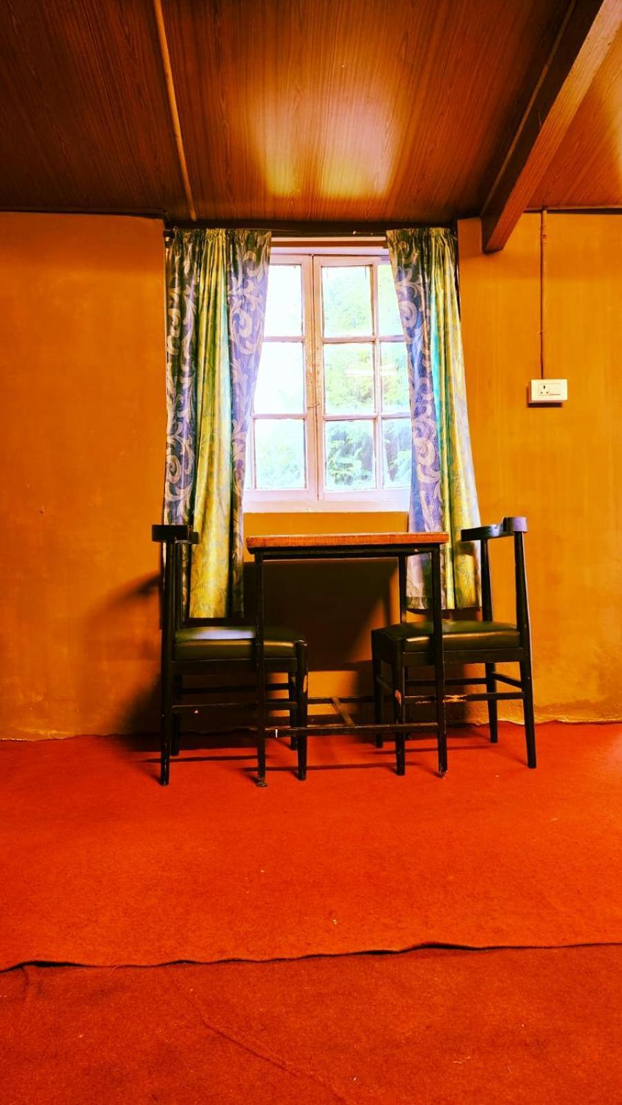 Woodhouse Hotel Ooty Bagian luar foto