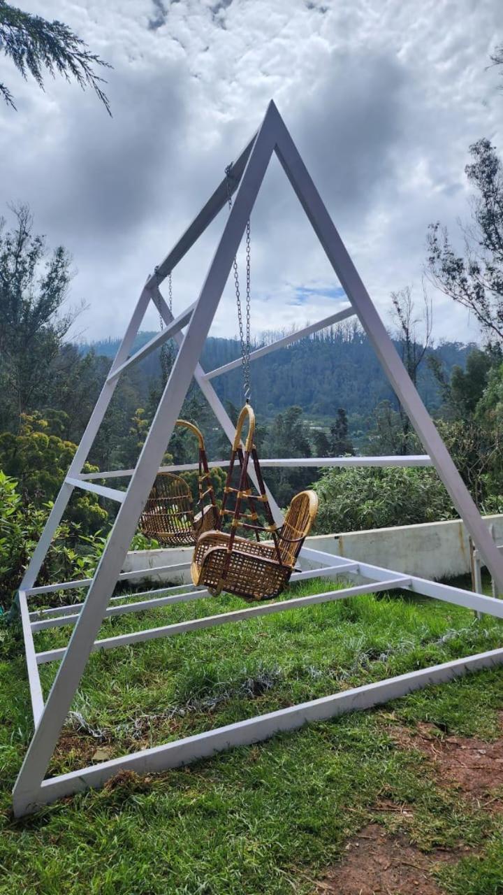 Woodhouse Hotel Ooty Bagian luar foto