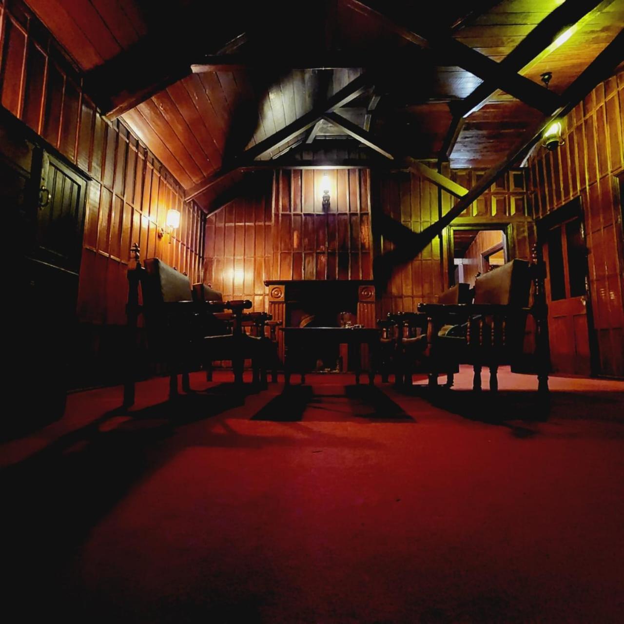 Woodhouse Hotel Ooty Bagian luar foto